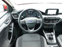Notranja slika - Ford Focus - 1,0 EcoBoost Trend - 12 - Predogledna slika