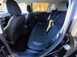 Notranja slika - Peugeot - 2008 1,2 PureTech 82 Style - 10 - Predogledna slika