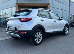 Zunanja slika - KIA Stonic - 1.2 DPI 57.9 kW  79 KM  LX Urban+ M T - 4 - Predogledna slika