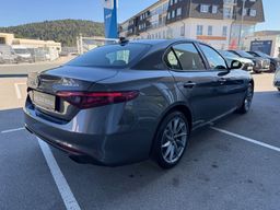 Zunanja slika - Alfa Romeo Giulia - 2.0 Turbo 280 Ti - AVTOMATIK + POTRJENA SERVISNA - 7 - Predogledna slika