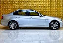 Zunanja slika - BMW Serija 3 - : 318d LCI-STREŠNO OKNO-GRETJE-NAVI-PDC... - 11 - Predogledna slika
