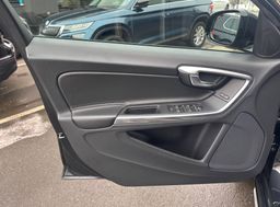 Zunanja slika - Volvo V60 Cross Country - D3 Cross Country 2.0 TD AUT. LED NAVI TEMP PDC - 13 - Predogledna slika