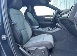 Zunanja slika - Volvo XC40 - B3P Core Avt. - 19 - Predogledna slika