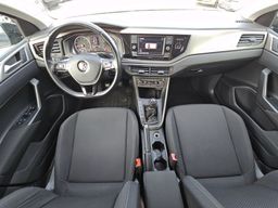 Notranja slika - VW Polo - 1,0 TSI Highline - 9 - Predogledna slika