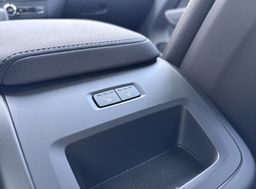 Zunanja slika - Volvo XC60 - B5P  Core AT AWD 3 leta garancije + 3 servisi - 13 - Predogledna slika