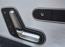 Zunanja slika - Mercedes-Benz A-Razred - A35 7G-DCT 4-MATIC AMG LED-PANO-KAMERA-AKRAPOVIĆ - 17 - Predogledna slika