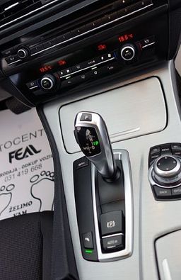 Zunanja slika - BMW Serija 5 - : 530d-AVT-V6-LIMUZINA-XENON-LED-NAVI-PDC-TEMPOMAT- - 13 - Predogledna slika