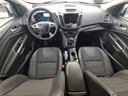 Notranja slika - Ford Kuga - 4x2 2,0 TDCi Titanium - 8 - Predogledna slika