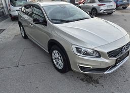 Zunanja slika - Volvo V60 Cross Country - D3 odličen avto po AKCIJSKI CENI   LEANPAY - 5 - Predogledna slika