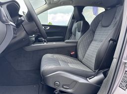 Zunanja slika - Volvo XC60 - B5P  Core AT AWD 3 leta garancije + 3 servisi - 7 - Predogledna slika