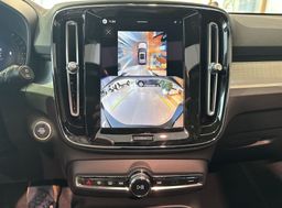 Zunanja slika - Volvo XC40 - B4 P Ultra Black Edition 3 leta garancije + 3 serv - 19 - Predogledna slika