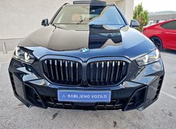 Zunanja slika - BMW X5 - serija : xDrive30d M PRO ICONIC HEAD UP PANO KAM360 22COL - 3 - Predogledna slika