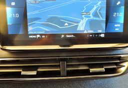 Zunanja slika - Peugeot 3008 - PHEV 225 Allure Pack Avt. LED-KAMERA-MRTVI KOTI - 15 - Predogledna slika