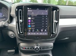 Zunanja slika - Volvo XC40 - B3 P Core AT DCT... - 16 - Predogledna slika