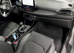 Zunanja slika - Hyundai i30 - 1.5 T-GDI 140 PREMIUM-SMART- WINTER-ECM-W.C. - 5 - Predogledna slika