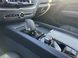 Zunanja slika - Volvo XC60 - B4 D Core AT - 12 - Predogledna slika