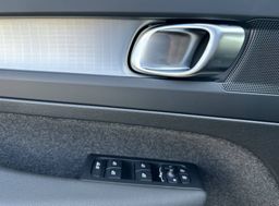 Zunanja slika - Volvo XC40 - B3 P Core AT DCT... - 13 - Predogledna slika