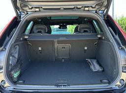 Zunanja slika - Volvo XC60 - B5  P  AWD Ultra Black Edition... - 12 - Predogledna slika