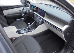 Zunanja slika - Hyundai Tucson - 1.6 T-GDI 150 TREND 2WD°WINTER° ZALOGA ° - 10 - Predogledna slika