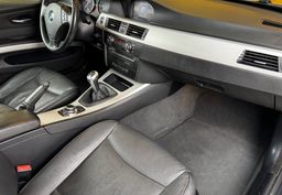 Zunanja slika - BMW Serija 3 - : 318d LCI-STREŠNO OKNO-GRETJE-NAVI-PDC... - 15 - Predogledna slika