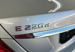 Zunanja slika - Mercedes-Benz E-Razred - E 220 d Avantgarde Avt.KAMERA.NAVI.USNJE.LED - 3 - Predogledna slika