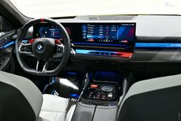 Notranja slika - BMW Serija 5 - BMW M5 AUT. - 18 - Predogledna slika