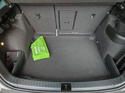 Notranja slika - Škoda Karoq - 1,6 TDI Ambition - 14 - Predogledna slika