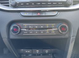 Zunanja slika - KIA Ceed - SW 1.5 T-GDI EX Vision ISG - 19 - Predogledna slika