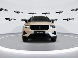 Zunanja slika - Volvo XC40 - B4 P Ultra Black Edition 3 leta garancije + 3 serv - 2 - Predogledna slika