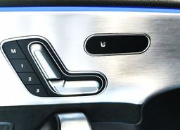 Zunanja slika - Mercedes-Benz A-Razred - 180 AMG LINE-PANORAMA-ALCANTARA-KEYLESS-AMBI-VIDEO - 9 - Predogledna slika