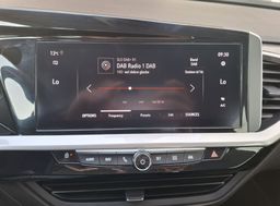 Zunanja slika - Opel Grandland - 1.2 TURBO 96KW - LEPO OHRANJEN - POTRJENA SERVISNA - 19 - Predogledna slika