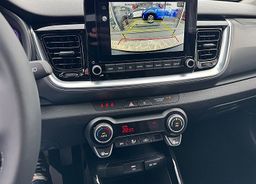 Zunanja slika - KIA Stonic - 1.2 DPI LX Urban+ M T + ZIMSKE GUME ZA 1 € + 30° - 5 - Predogledna slika