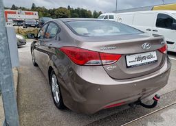 Zunanja slika - Hyundai Elantra - 1.6 CVVT STYLE ZELO LEPO OHRANJENO VOZILO - 8 - Predogledna slika