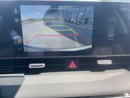 Notranja slika - Hyundai Ioniq 5 - (84 kWh) PREMIUM / topl. črpalka, el. kljuke - 6 - Predogledna slika