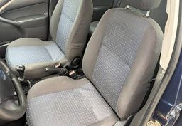 Zunanja slika - Ford Focus - 1.6 16V Comfort ZELO LEPO OHRANJEN - 9 - Predogledna slika