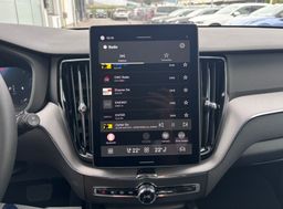 Zunanja slika - Volvo XC60 - B5P  Core AT AWD 3 leta garancije + 3 servisi - 14 - Predogledna slika