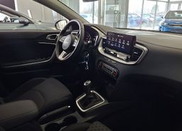 Zunanja slika - KIA Ceed - SW 1.5 T-GDi LX Champion+ ISG. M T 103 kW. VEČ BARV - 9 - Predogledna slika