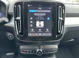 Zunanja slika - Volvo XC40 - B3 P Core AT DCT... - 17 - Predogledna slika