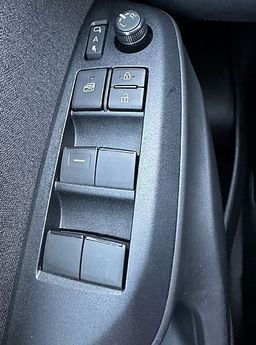 Zunanja slika - Toyota Yaris Cross - 1.5 VVT-i hibrid-KAMERA-KEYLESS-17COL-ACC-LINE ASS - 14 - Predogledna slika