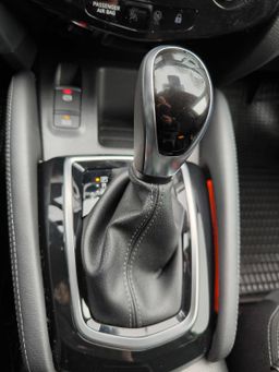 Notranja slika - Nissan Qashqai - Nissan  1.3 DIG-T 160 N-CONNECTA - 7 - Predogledna slika