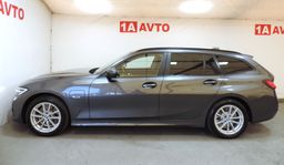 Zunanja slika - BMW Serija 1 - serija 3 Touring 320E xDrive (A/T) LED-KAMERA-COCPIT - 15 - Predogledna slika