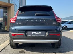 Zunanja slika - Volvo XC40 - B3  P  163hp Core 3 leta garancije + 3 servisi - 5 - Predogledna slika