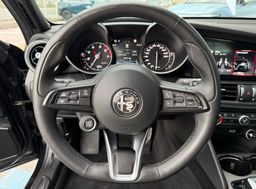 Zunanja slika - Alfa Romeo Giulia - 2.0 Turbo 280 Q4 Ti  - AVTOMATIK - SAMO 18.000KM - 15 - Predogledna slika