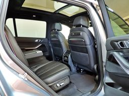 Zunanja slika - BMW serija X7 - X7 xDrive40d M SPORT SKY PANORAMA..... - 12 - Predogledna slika