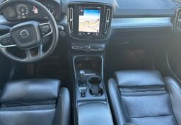 Zunanja slika - Volvo XC40 - PANORAMA-RADAR-MEMORY-USNJE-NAVIGACIJA-LED-ALU - 10 - Predogledna slika