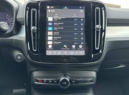 Zunanja slika - Volvo XC40 - B3 P Core AT DCT - 14 - Predogledna slika