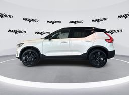 Zunanja slika - Volvo XC40 - B4 P Ultra Black Edition 3 leta garancije + 3 serv - 3 - Predogledna slika