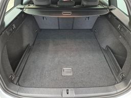 Notranja slika - VW Passat - Variant Business 2.0 TDI DSG - 9 - Predogledna slika