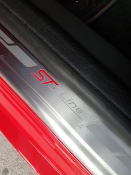 Zunanja slika - Ford Focus - 1,0 EcoBoost ST Line Red Black - 15 - Predogledna slika