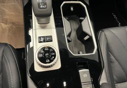 Zunanja slika - Mitsubishi Outlander - Black Edition PHEV 4WD 2.4  Avt. - NA ZALOGI - - 17 - Predogledna slika